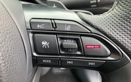Toyota Yaris Cross, 2022 год, 1 490 000 рублей, 25 фотография