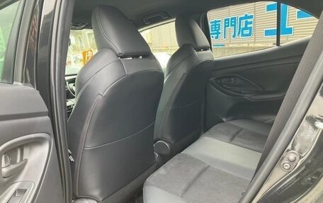 Toyota Yaris Cross, 2022 год, 1 490 000 рублей, 22 фотография