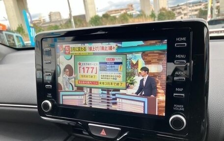 Toyota Yaris Cross, 2022 год, 1 490 000 рублей, 28 фотография