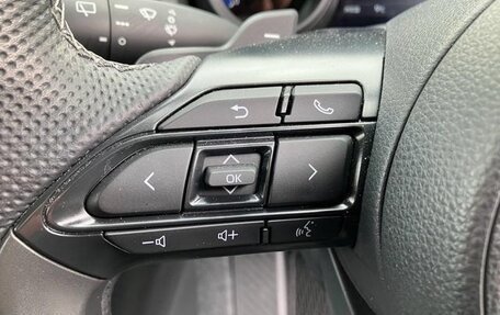 Toyota Yaris Cross, 2022 год, 1 490 000 рублей, 24 фотография