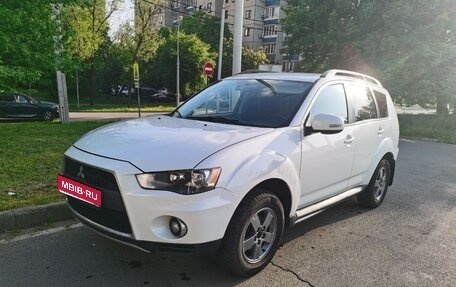 Mitsubishi Outlander III рестайлинг 3, 2011 год, 1 040 000 рублей, 1 фотография