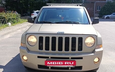 Jeep Liberty (Patriot), 2010 год, 985 000 рублей, 2 фотография