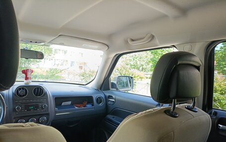 Jeep Liberty (Patriot), 2010 год, 985 000 рублей, 28 фотография