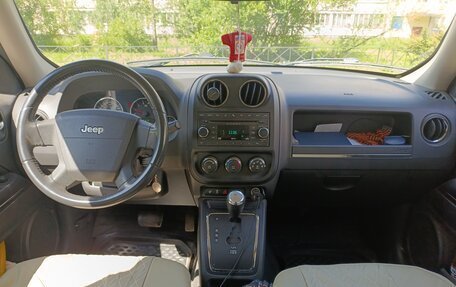Jeep Liberty (Patriot), 2010 год, 985 000 рублей, 24 фотография