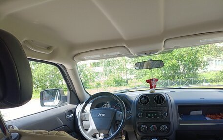 Jeep Liberty (Patriot), 2010 год, 985 000 рублей, 27 фотография