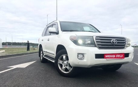 Toyota Land Cruiser 200, 2013 год, 2 999 000 рублей, 4 фотография