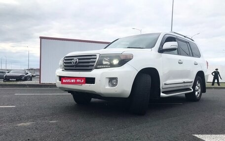 Toyota Land Cruiser 200, 2013 год, 2 999 000 рублей, 5 фотография
