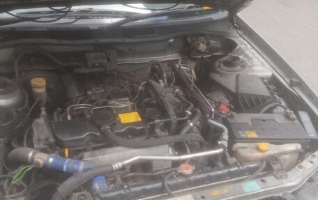 Nissan Avenir II, 1999 год, 340 000 рублей, 2 фотография