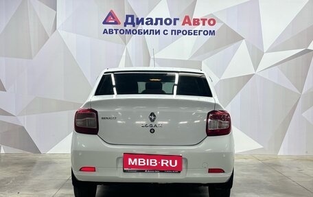 Renault Logan II, 2017 год, 850 000 рублей, 5 фотография