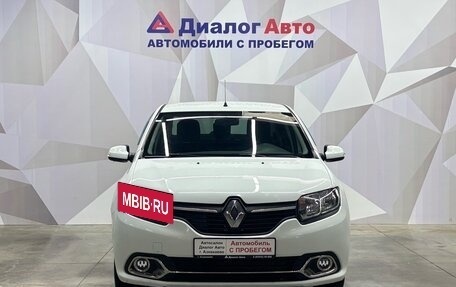Renault Logan II, 2017 год, 850 000 рублей, 2 фотография