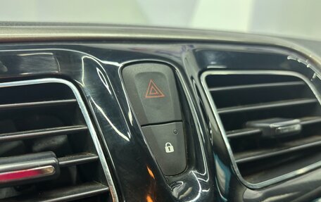 Renault Logan II, 2017 год, 850 000 рублей, 14 фотография