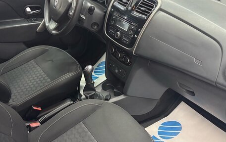 Renault Logan II, 2017 год, 850 000 рублей, 9 фотография