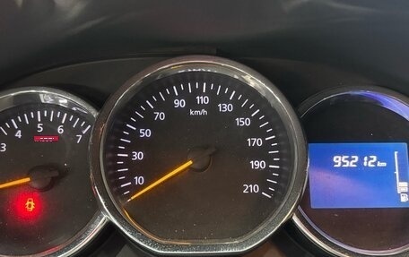 Renault Logan II, 2017 год, 850 000 рублей, 19 фотография