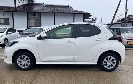 Toyota Yaris, 2021 год, 1 100 333 рублей, 2 фотография