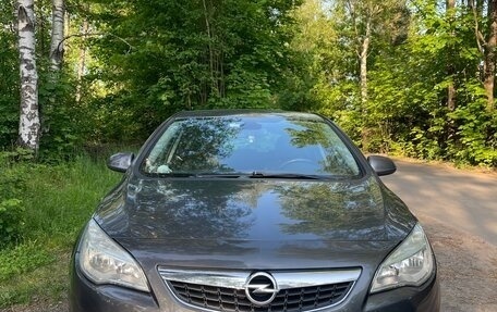 Opel Astra J, 2010 год, 800 000 рублей, 2 фотография