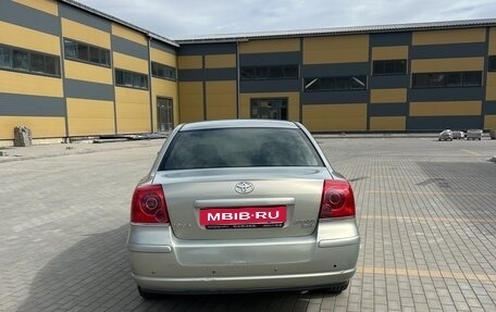Toyota Avensis III рестайлинг, 2004 год, 800 000 рублей, 5 фотография