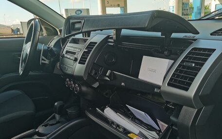 Mitsubishi Outlander III рестайлинг 3, 2011 год, 1 040 000 рублей, 2 фотография