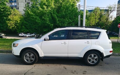 Mitsubishi Outlander III рестайлинг 3, 2011 год, 1 040 000 рублей, 3 фотография