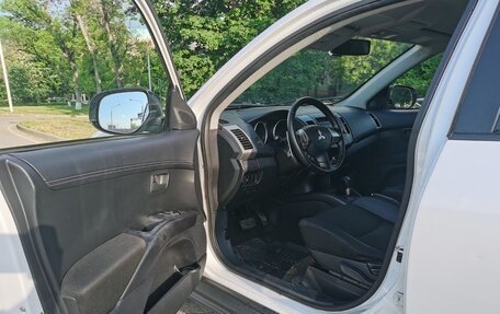 Mitsubishi Outlander III рестайлинг 3, 2011 год, 1 040 000 рублей, 10 фотография