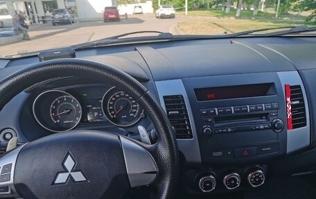 Mitsubishi Outlander III рестайлинг 3, 2011 год, 1 040 000 рублей, 4 фотография