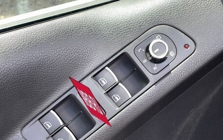 Volkswagen Tiguan I, 2013 год, 1 599 000 рублей, 26 фотография