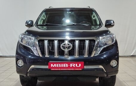 Toyota Land Cruiser Prado 150 рестайлинг 2, 2016 год, 3 900 000 рублей, 2 фотография