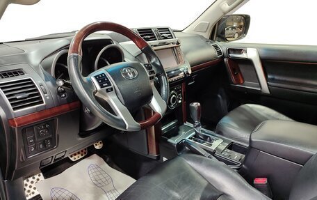 Toyota Land Cruiser Prado 150 рестайлинг 2, 2016 год, 3 900 000 рублей, 17 фотография