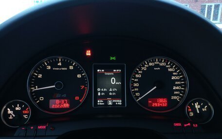 Audi A4, 2003 год, 1 300 000 рублей, 13 фотография