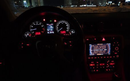 Audi A4, 2003 год, 1 300 000 рублей, 14 фотография