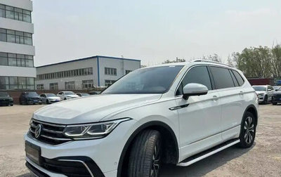 Volkswagen Tiguan II, 2021 год, 2 275 000 рублей, 1 фотография