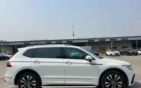 Volkswagen Tiguan II, 2021 год, 2 275 000 рублей, 4 фотография