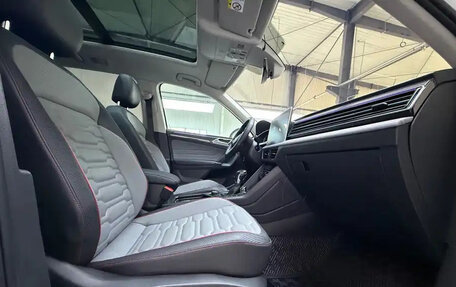 Volkswagen Tiguan II, 2021 год, 2 275 000 рублей, 10 фотография