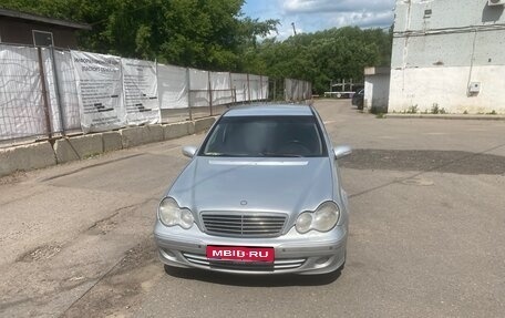 Mercedes-Benz C-Класс, 2005 год, 850 000 рублей, 1 фотография
