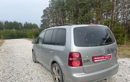 Volkswagen Touran III, 2009 год, 800 000 рублей, 7 фотография