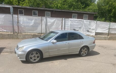 Mercedes-Benz C-Класс, 2005 год, 850 000 рублей, 2 фотография