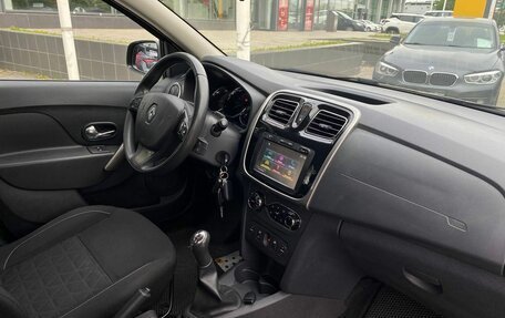 Renault Sandero II рестайлинг, 2017 год, 890 000 рублей, 15 фотография