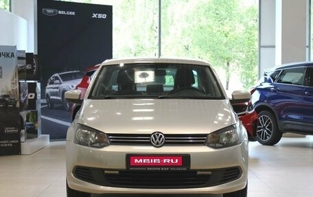 Volkswagen Polo VI (EU Market), 2011 год, 590 000 рублей, 2 фотография