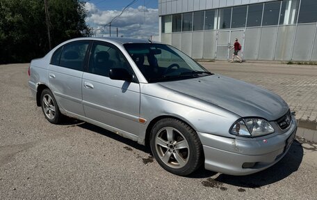 Toyota Avensis III рестайлинг, 2002 год, 285 000 рублей, 4 фотография