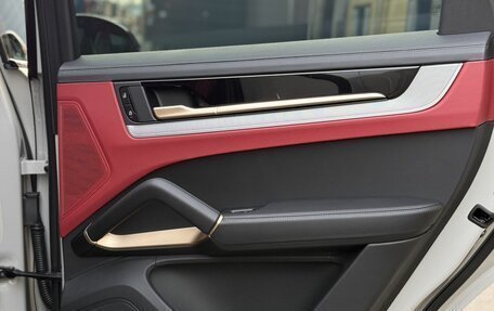 Porsche Cayenne III, 2024 год, 15 990 000 рублей, 11 фотография