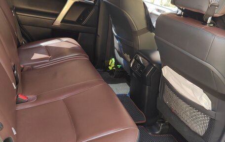 Toyota Land Cruiser Prado 150 рестайлинг 2, 2016 год, 4 100 000 рублей, 9 фотография