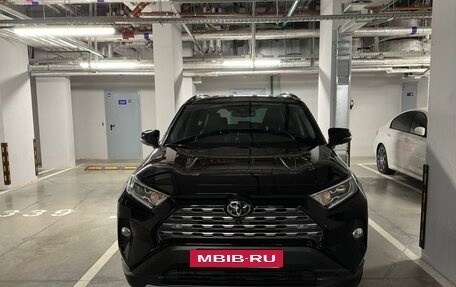 Toyota RAV4, 2021 год, 3 499 000 рублей, 2 фотография