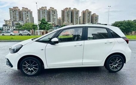Honda Fit, 2021 год, 1 100 000 рублей, 2 фотография