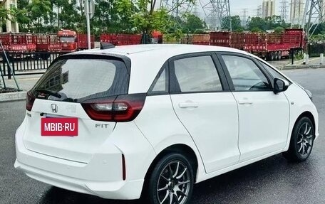 Honda Fit, 2021 год, 1 100 000 рублей, 5 фотография
