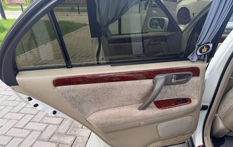 Toyota Crown Majesta, 2003 год, 1 950 000 рублей, 16 фотография