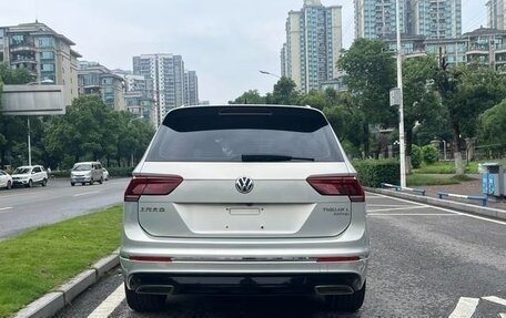 Volkswagen Tiguan II, 2020 год, 2 700 000 рублей, 7 фотография
