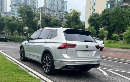 Volkswagen Tiguan II, 2020 год, 2 700 000 рублей, 8 фотография