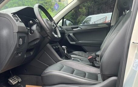 Volkswagen Tiguan II, 2020 год, 2 700 000 рублей, 11 фотография