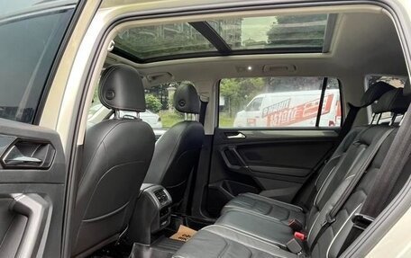 Volkswagen Tiguan II, 2020 год, 2 700 000 рублей, 15 фотография