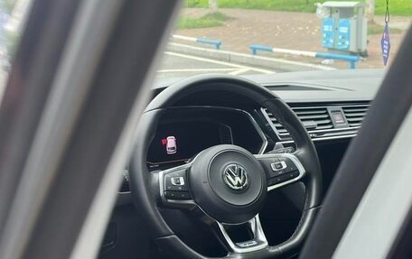 Volkswagen Tiguan II, 2020 год, 2 700 000 рублей, 20 фотография