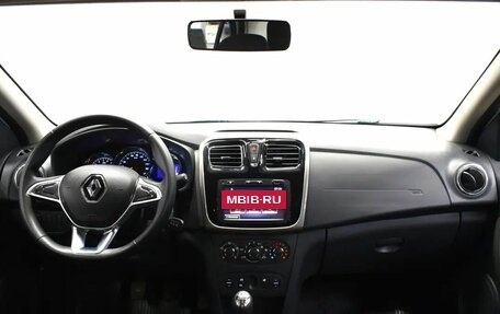 Renault Logan II, 2018 год, 793 000 рублей, 5 фотография